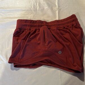 Lululemon Hotty Hot short 2.5” EUC
